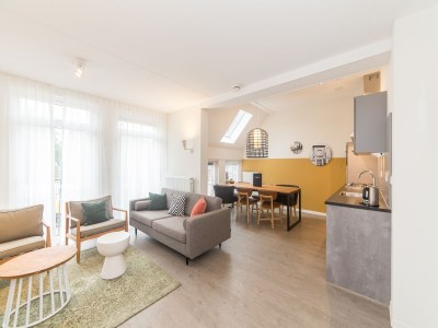 Holiday park Spacious Split-Level w/ BBQ - Features photo 8