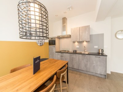 Holiday park Spacious Split-Level w/ BBQ - Features photo 12