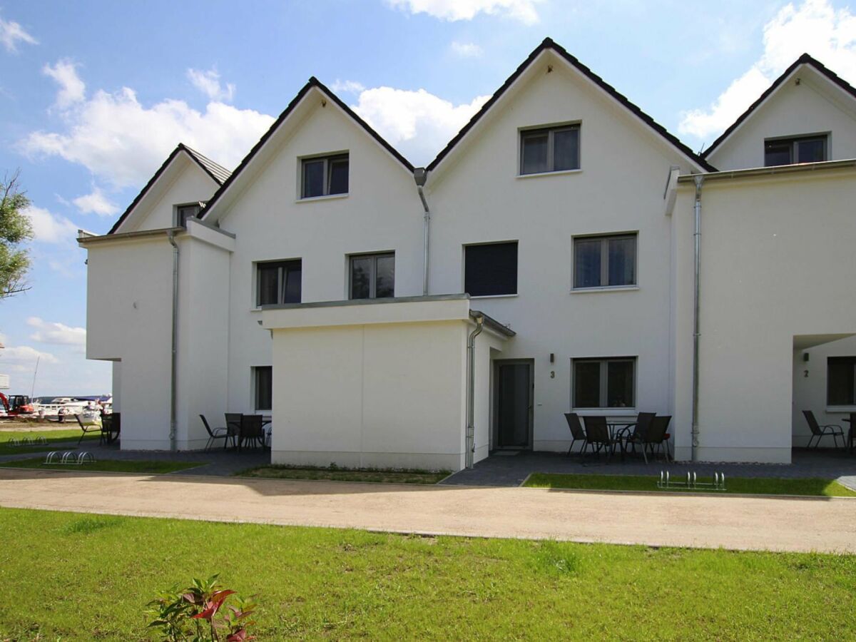 Holiday house Reihenhaus in Plau am See mit Terrasse und Balkon - Outdoor photo 2