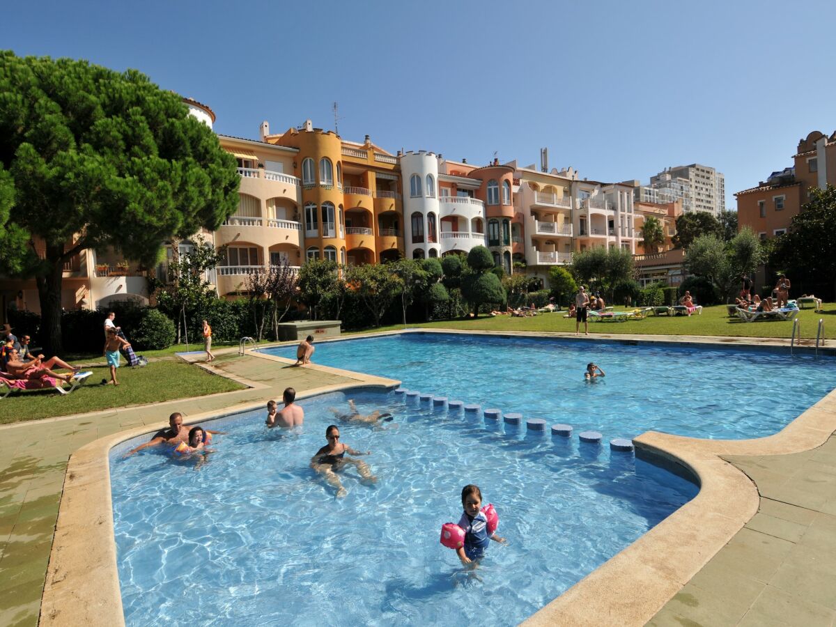 Holiday park Apartment Empuriabrava by Beach & Canals