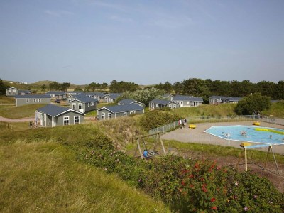 Holiday park Chalet in Texel with Private Sauna - Outdoor photo 38