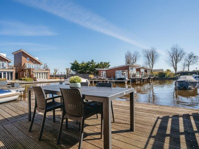 Holiday park Houseboat in Waterpark with Private Dock - Outdoor photo 5