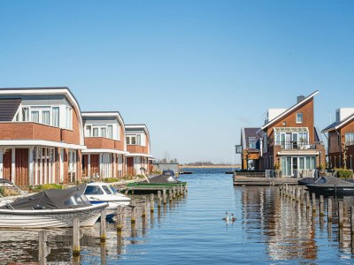 Holiday park Houseboat in Waterpark with Private Dock - Outdoor photo 7