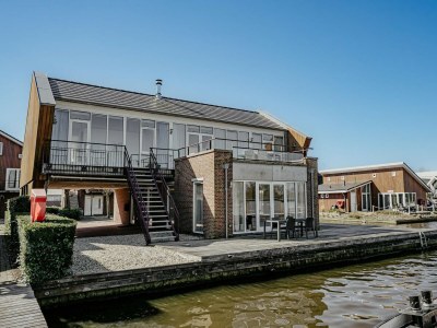 Holiday park Penthouse with Lake Views in Uitgeest - Holiday park