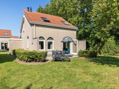 Holiday park Bungalow in Zeeland near the Beach - Outdoor photo 3