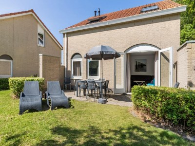 Holiday park Bungalow in Zeeland near the Beach - Outdoor photo 4