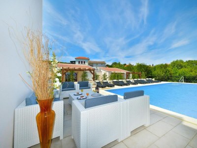 Holiday park Apartment on Ugljan Island by Sandy Beach - Outdoor photo 12