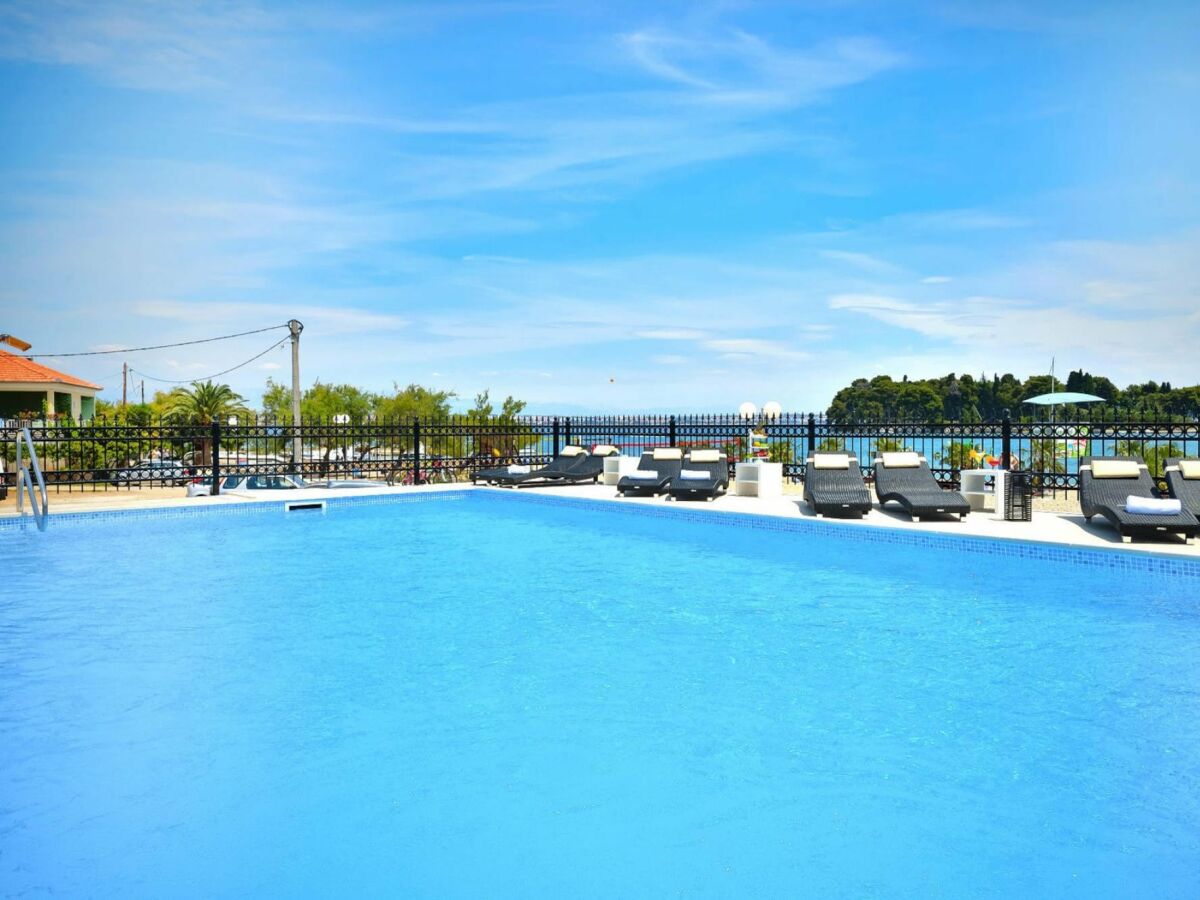 Holiday park Apartment in Ugljan with Beach and Pool - Outdoor photo 5