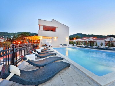 Holiday park Apartment in Ugljan with Beach and Pool - Outdoor photo 2