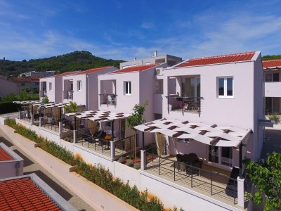 Holiday park Apartment in Ugljan with Beach and Pool - Outdoor photo 6