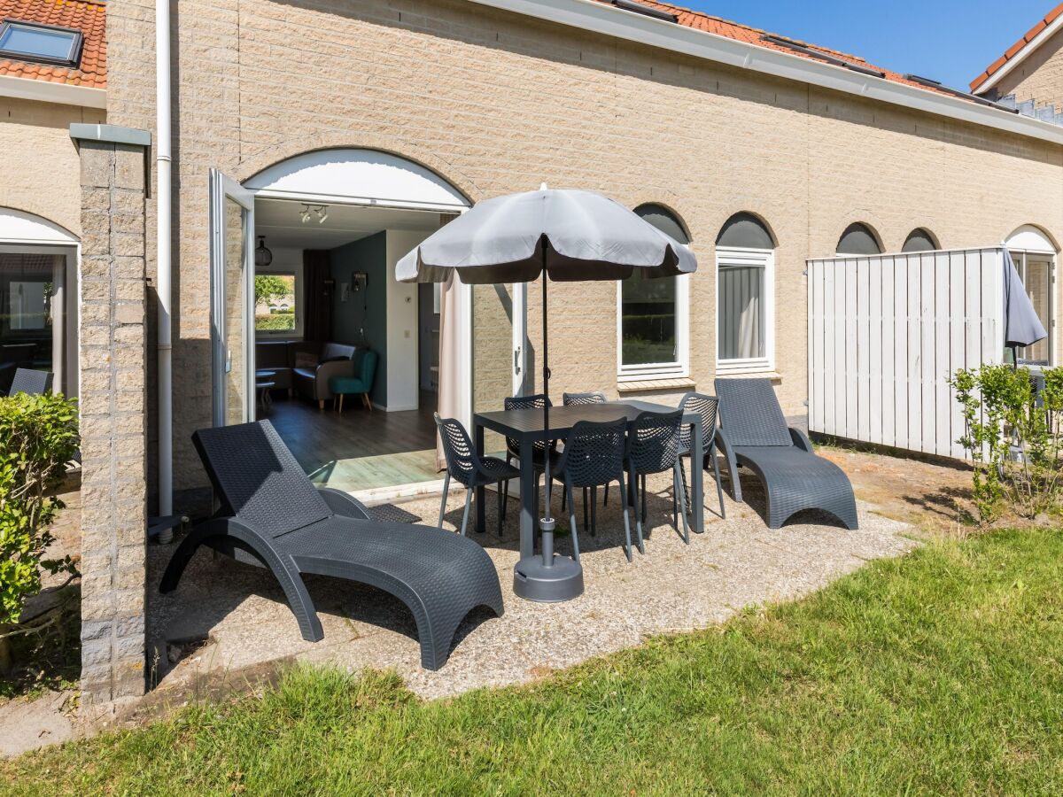 Holiday park Renovated Bungalow nr Beach - Outdoor photo 2