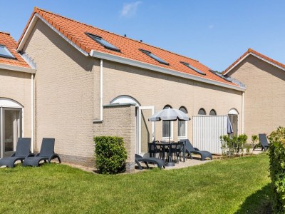 Holiday park Renovated Bungalow nr Beach - Outdoor photo 3