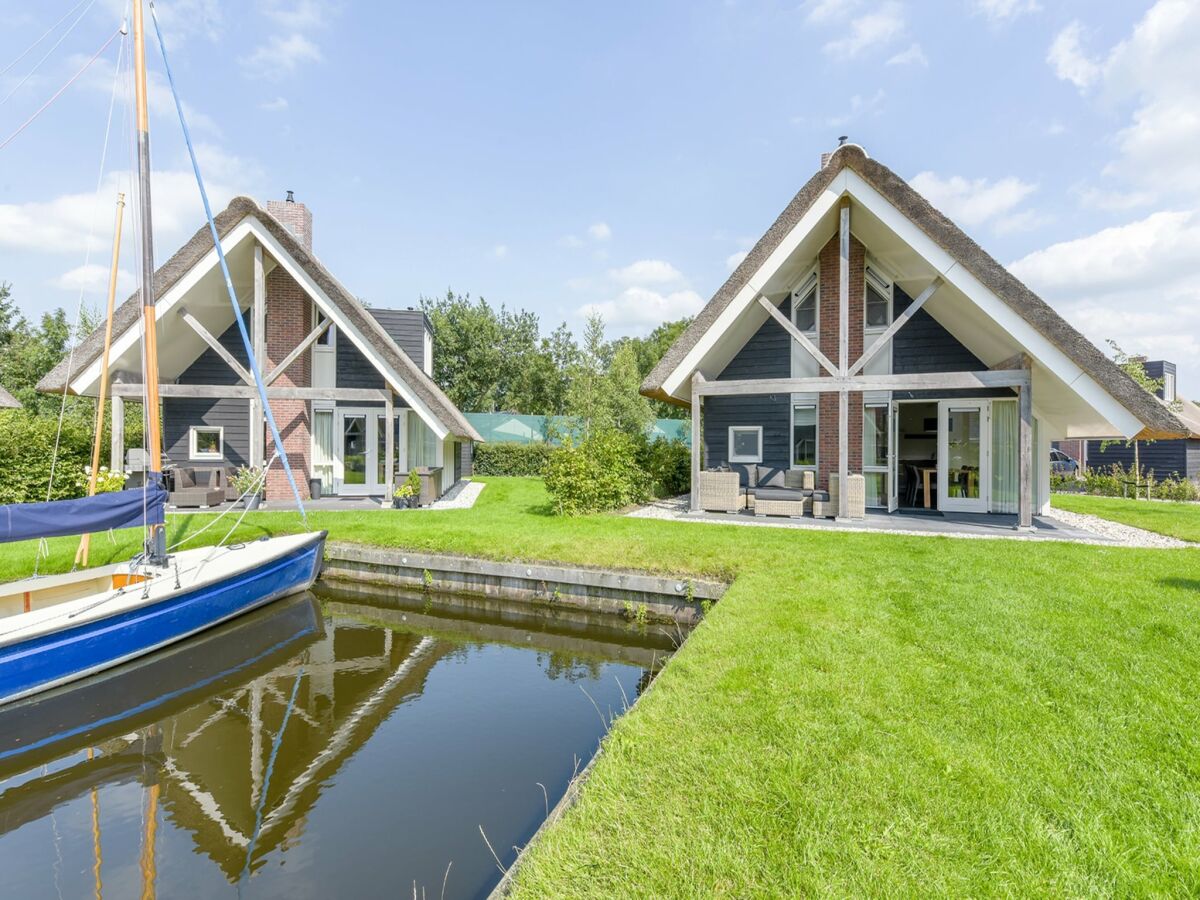 Holiday park Lakeside Villa Near Sneekermeer