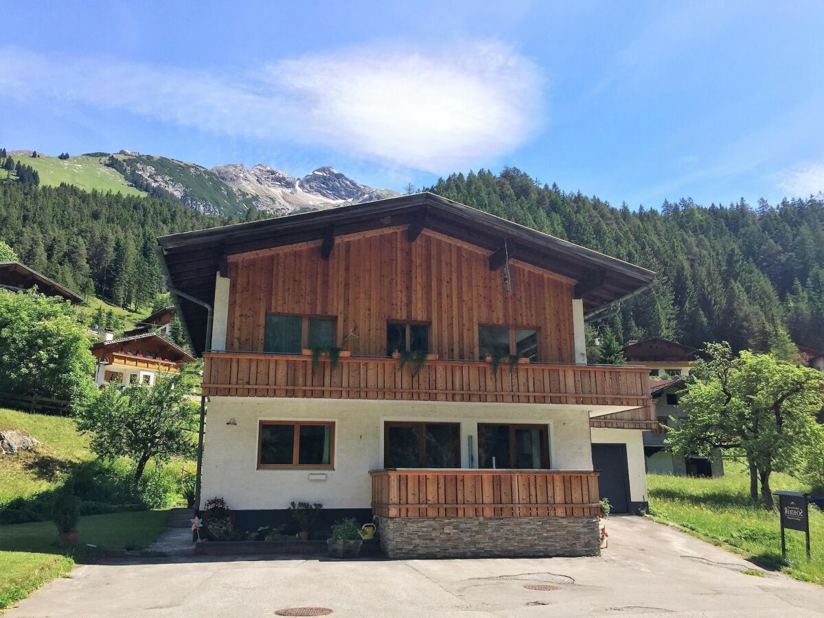 Apartment Chalet in Steeg near Ski Slopes - Outdoor photo 2