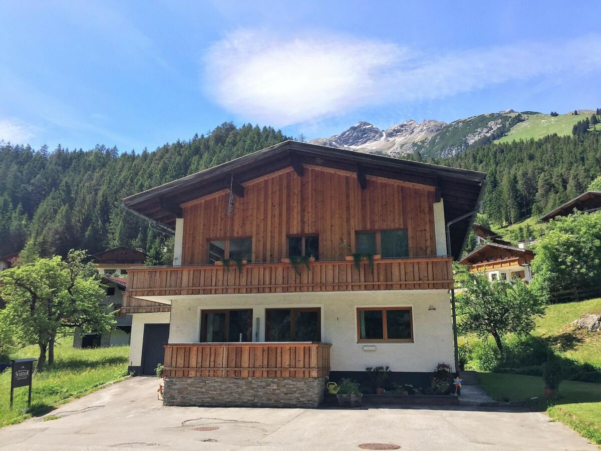 Apartment Chalet in Steeg near Ski Slopes - Outdoor photo 5