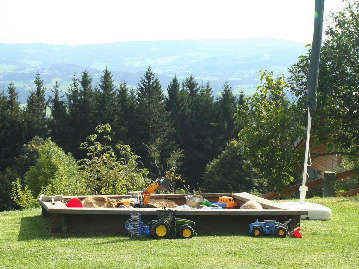 Holiday park Ferienhaus in Neureichenau am Bayerischen Wald - Outdoor photo 4