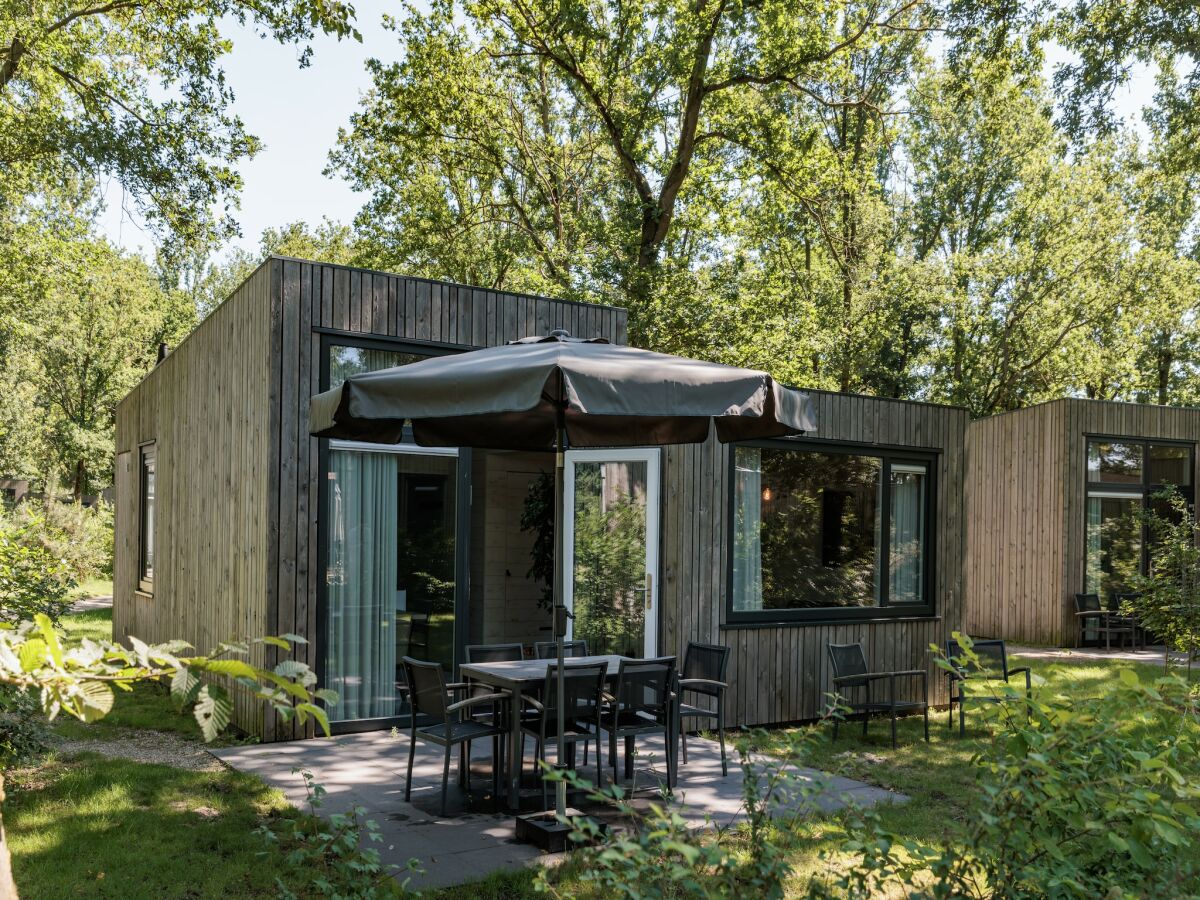 Holiday park Lodge in Schaijk with Garden Terrace - Outdoor photo 2