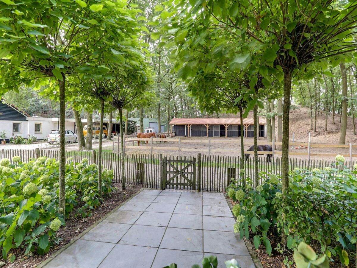 Holiday park Geräumige Familienvilla Uden - Outdoor photo 4