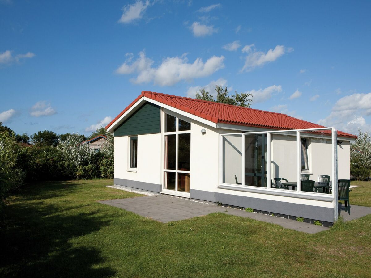 Holiday park Spacious Renovated single-storey bungalow