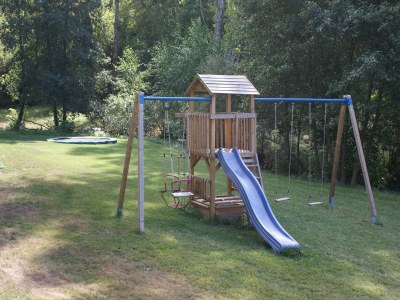 Holiday park Idyllic Country Cottage with Forest - Outdoor photo 9