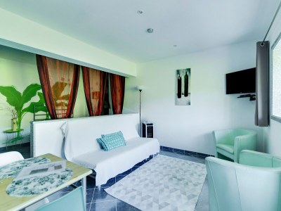 Holiday park Gehobene Villa mit Swimmingpool und Terrasse - Features photo 17