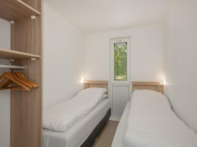 Holiday park Lodge in Bospark 't Wolfsven with Garden - Features photo 4