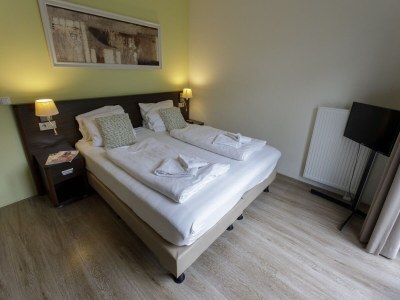 Holiday park Lakeview Villa with Pool - Features photo 12