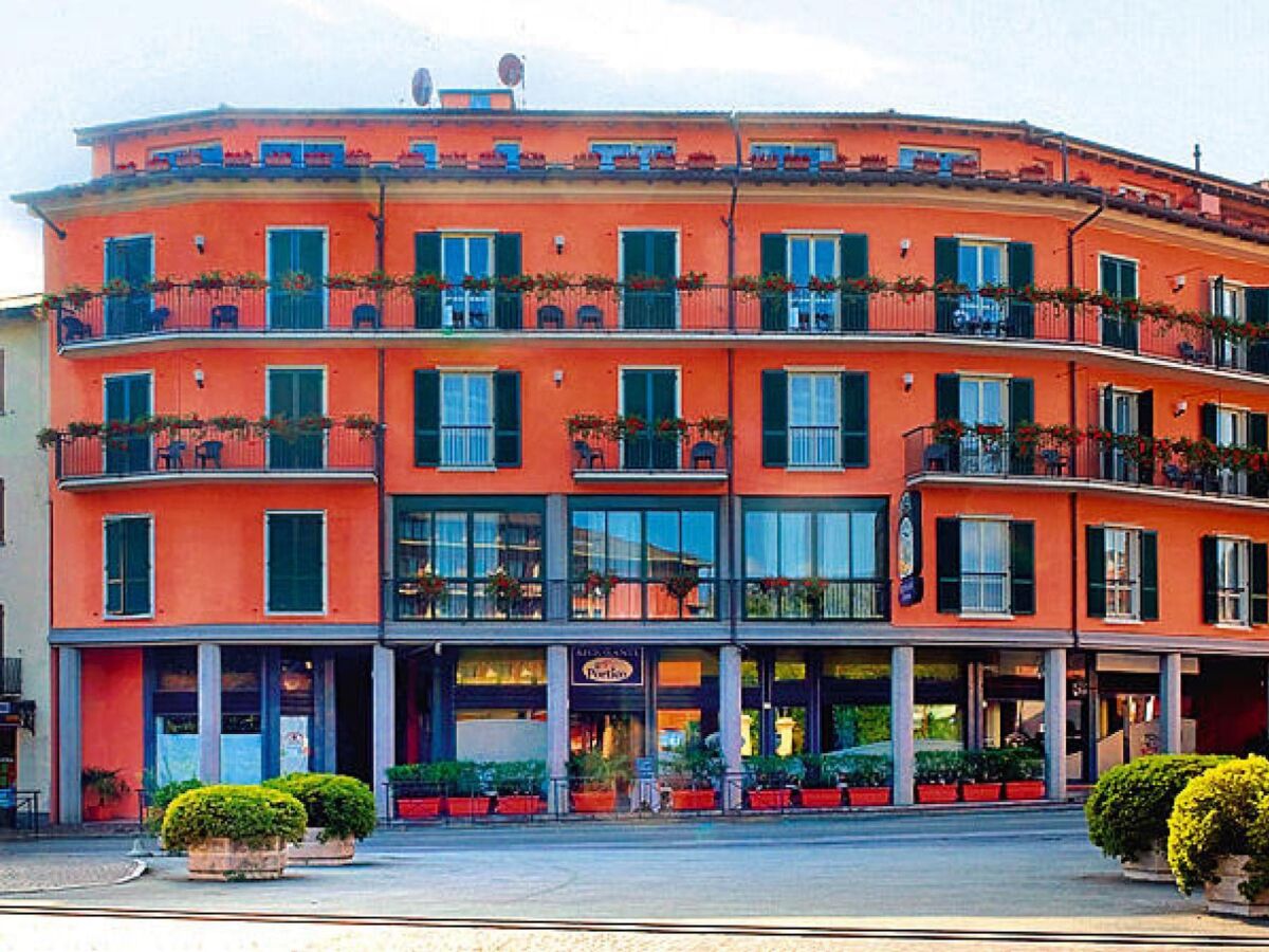 Holiday park Wohnung am Lago Maggiore mit Bootsanleger