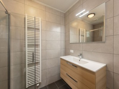 Holiday park Bungalow in Park De Peel - Car-Free Retreat - Features photo 10