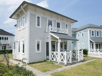 Holiday park Villa in Hellevoetsluis near North Sea Beach - Holiday park