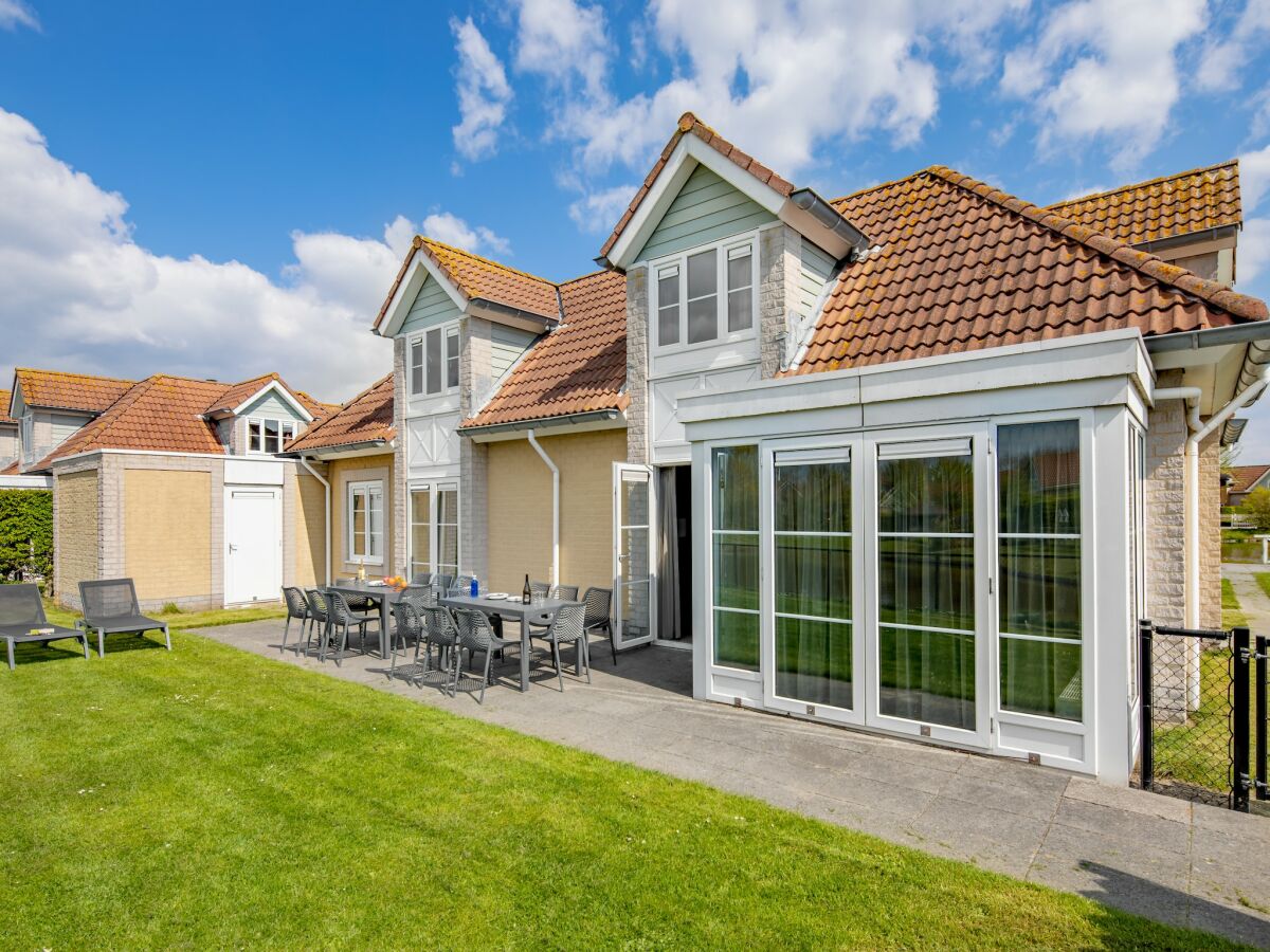 Holiday park Modern Villa with fenced garden. - Outdoor photo 3