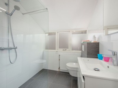 Holiday park Villa in Arcen mit Bad und Mikrowellen-Kombigerät - Features photo 4