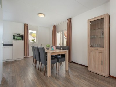 Holiday park Villa in Arcen mit Bad und Mikrowellen-Kombigerät - Features photo 6