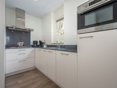 Holiday park Villa in Arcen mit Bad und Mikrowellen-Kombigerät - Features photo 7