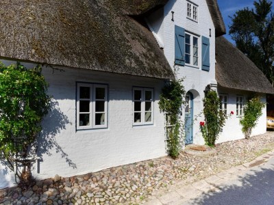 Holiday house Doppelhaus in Oldsum auf Foehr - Outdoor photo 2