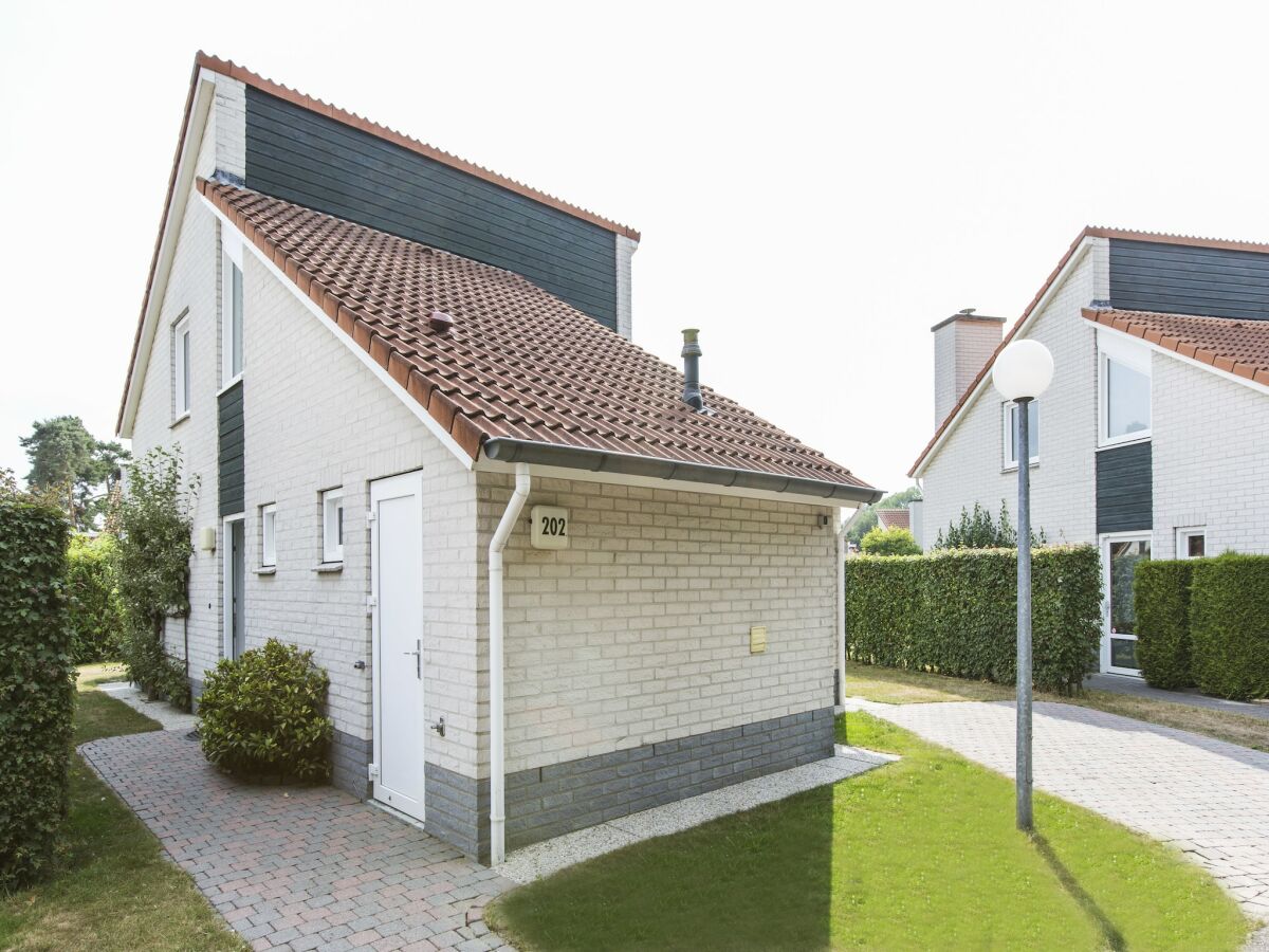 Holiday park High-End Villa Nestled in Greenery