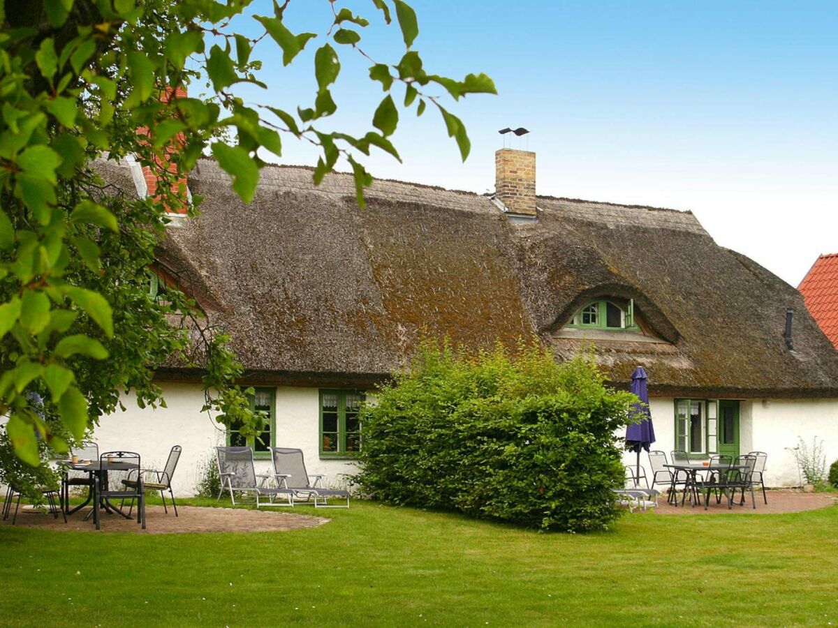 Holiday house Reihenhäuser im Hafendorf Vieregge auf Rügen - Outdoor photo 2