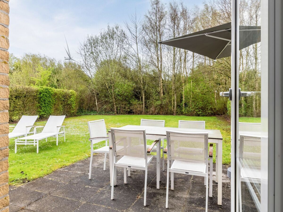 Holiday park Villa in Banjaard near Sandy North Sea Beach - Outdoor photo 3