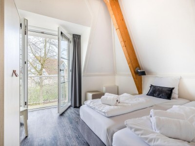 Holiday park Villa in Banjaard near Sandy North Sea Beach - Features photo 6