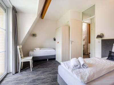 Holiday park Villa in Banjaard near Sandy North Sea Beach - Features photo 10