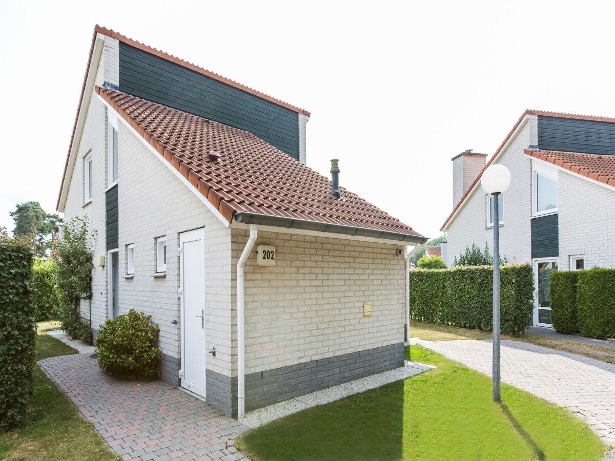 Holiday park Villa in Arcen with Sun Shower & Garden