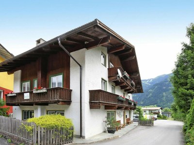 Holiday house Chalet in Fügen near Spieljochbahn Lift - Outdoor photo 4
