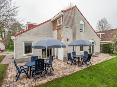 Holiday park Villa in Arcen with shower & garden - Holiday park