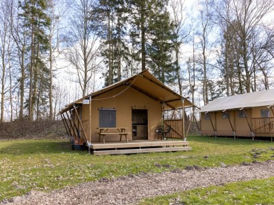 Holiday park Charming Safari Tent by the Lake - Outdoor photo 5