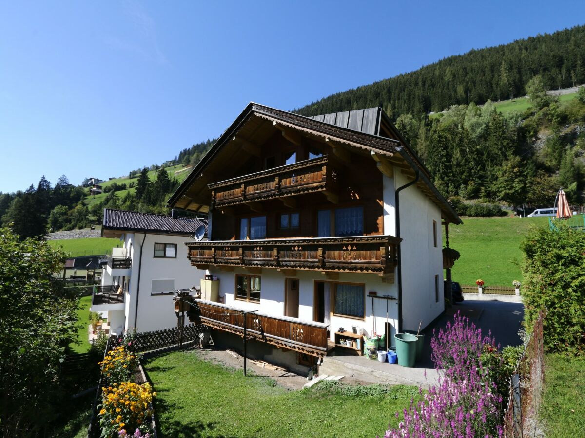 Apartment Chalet in Mayrhofen near Ski Slopes