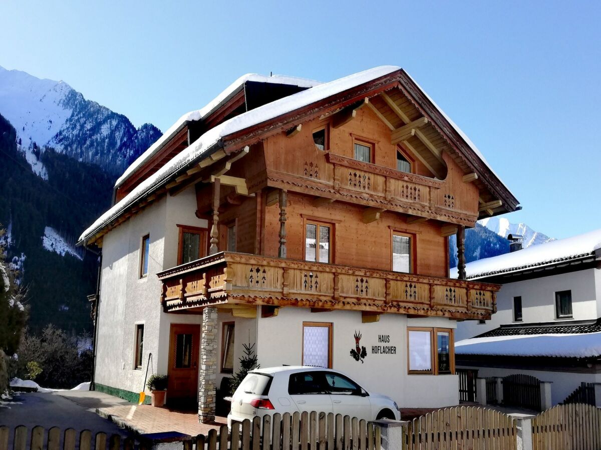 Apartment Chalet in Mayrhofen near Ski Slopes - Outdoor photo 2