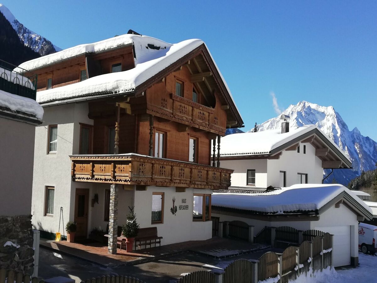 Apartment Chalet in Mayrhofen near Ski Slopes - Outdoor photo 5