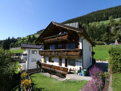 Apartment Chalet in Mayrhofen near Ski Slopes in Mayrhofen-Hippach - Apartment