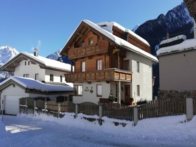 Apartment Chalet in Mayrhofen near Ski Slopes - Outdoor photo 9