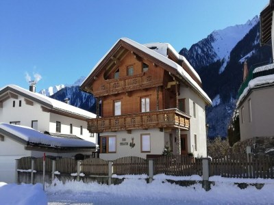 Apartment Chalet in Mayrhofen near Ski Slopes - Outdoor photo 10